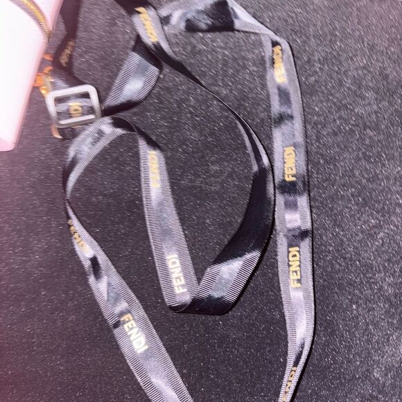 Fendi Pink VIp Gift makeup holder key holder small crossbody bag Case with Strap - Picture 3 of 10